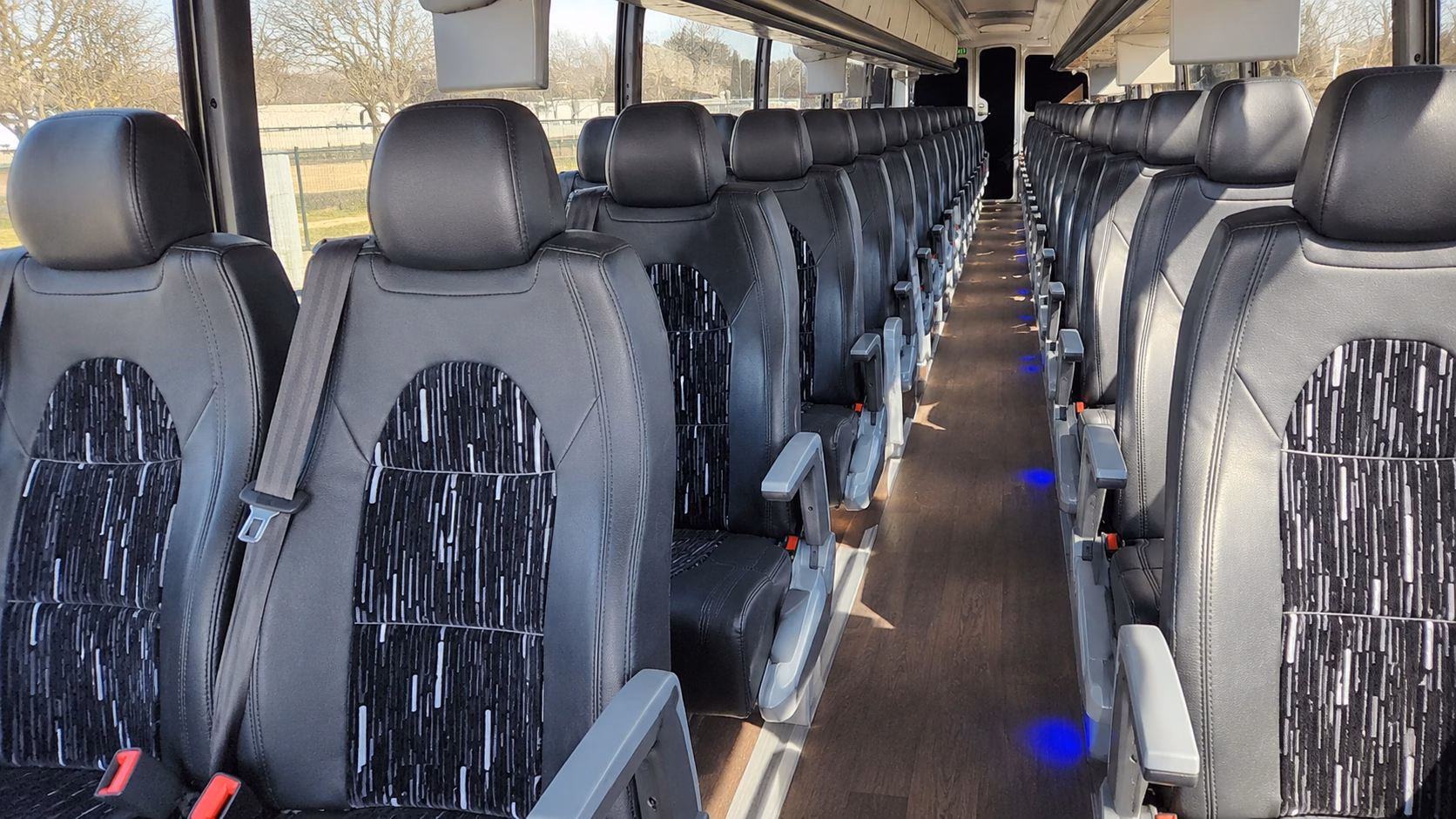 guest shuttles to society garden and wedding venues around macon