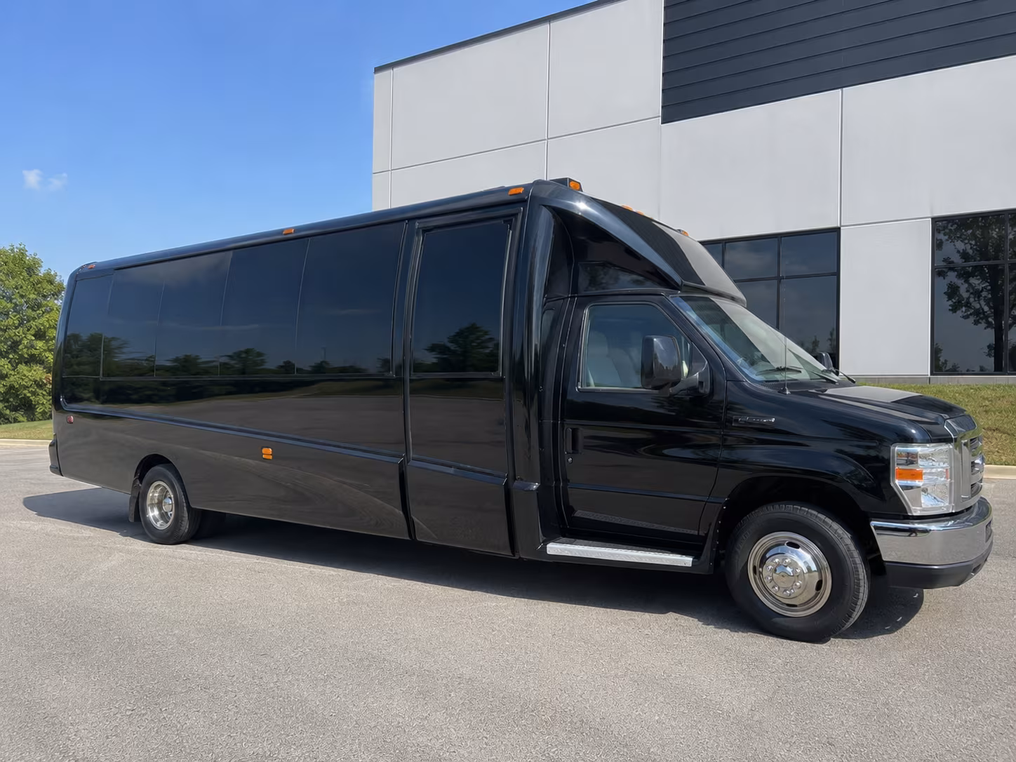 rent a macon prom party bus or charter bus today