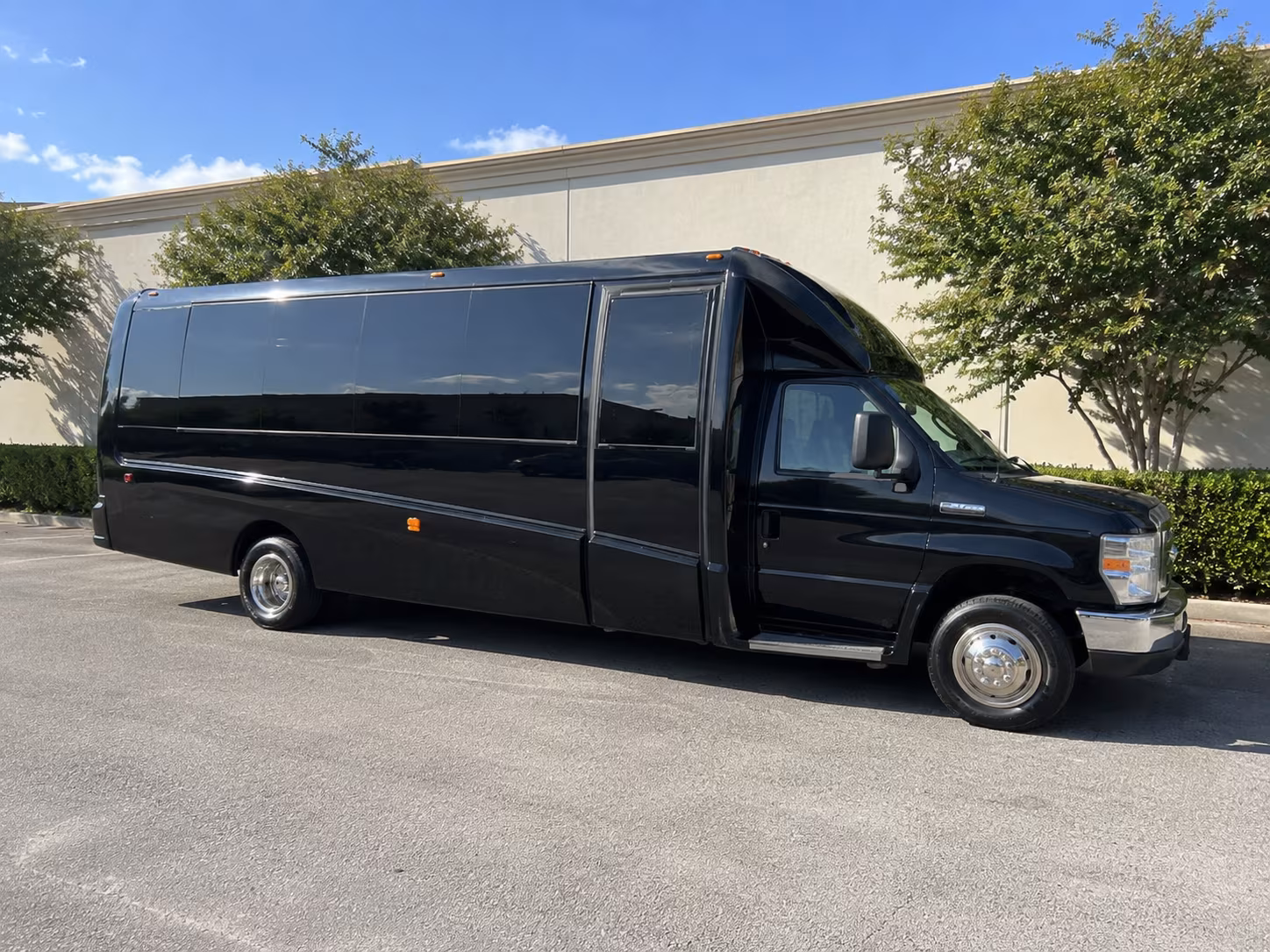 why book winery and brewery tours through maconshuttlebusrentals com